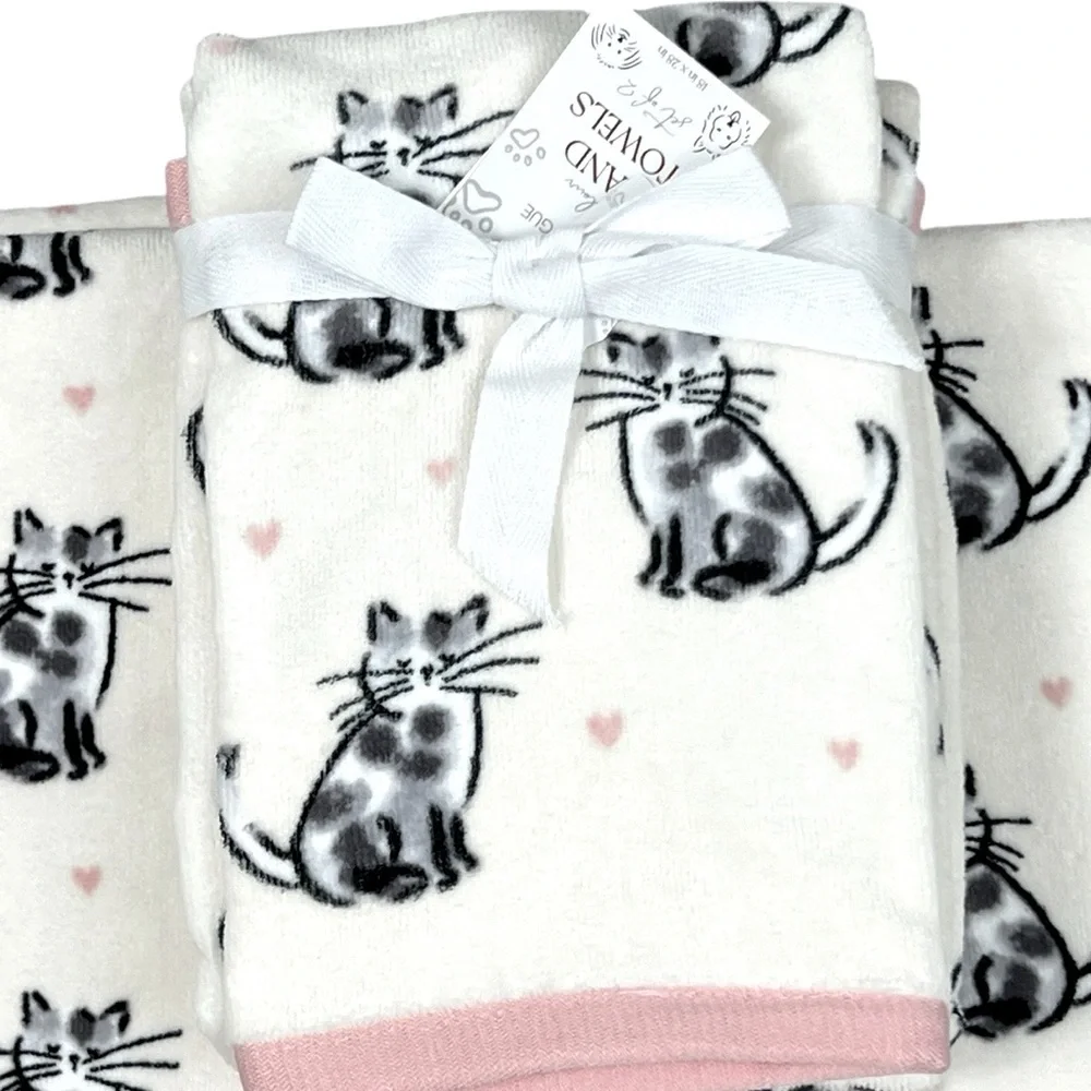 Envogue - ‘Kittens Pink & Gray’ towel set. NWT